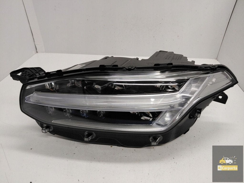 31655781, Volvo XC90 II Lift MID LED 2 Modules linkerlamp Id, Gebruikt, Gunnar Engellaus vag 8
405 31  Gothenburg, SE, Info@volvocars.com