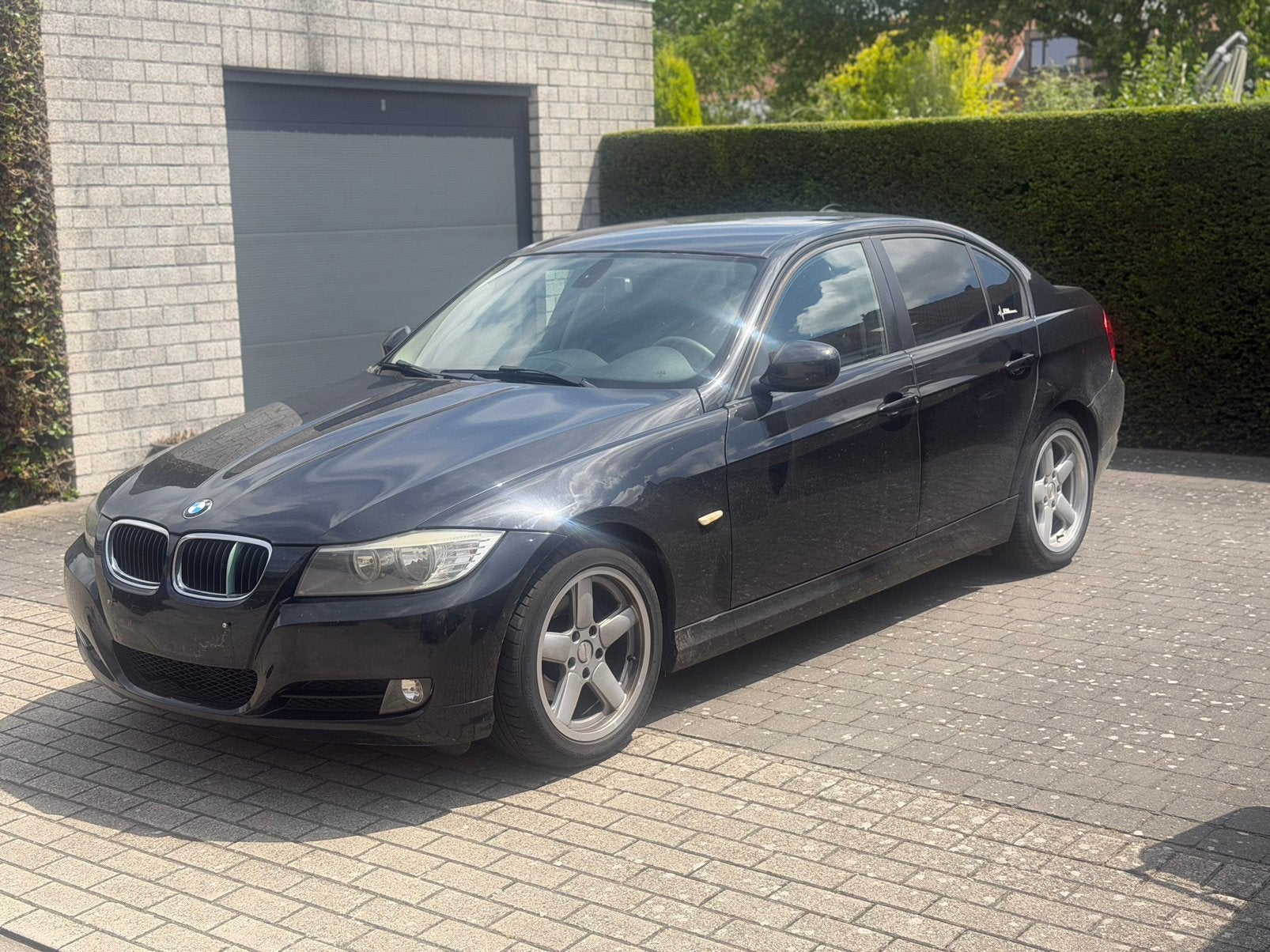 BMW 318d E90 LCI Automaat / Zo meenemen, Auto's, Automaat, Zwart, 105 kW, Grijs