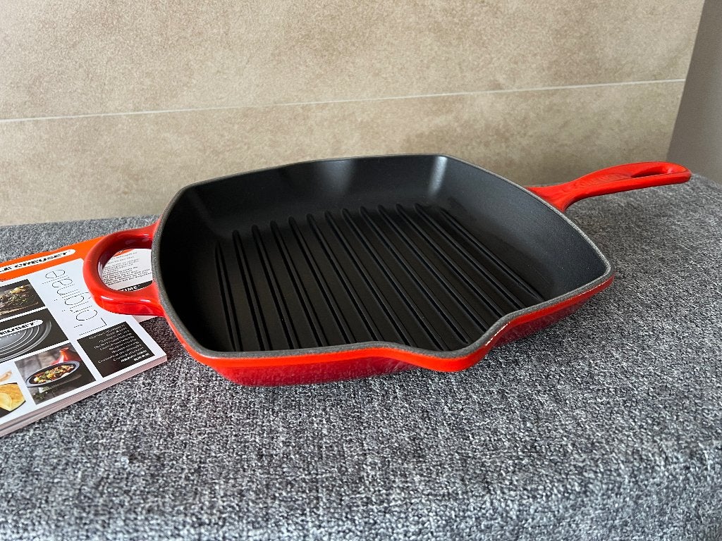 Poêle à griller carrée Le Creuset New Cherise rouge, Neuf, Le Creuset, Émail, Cocotte