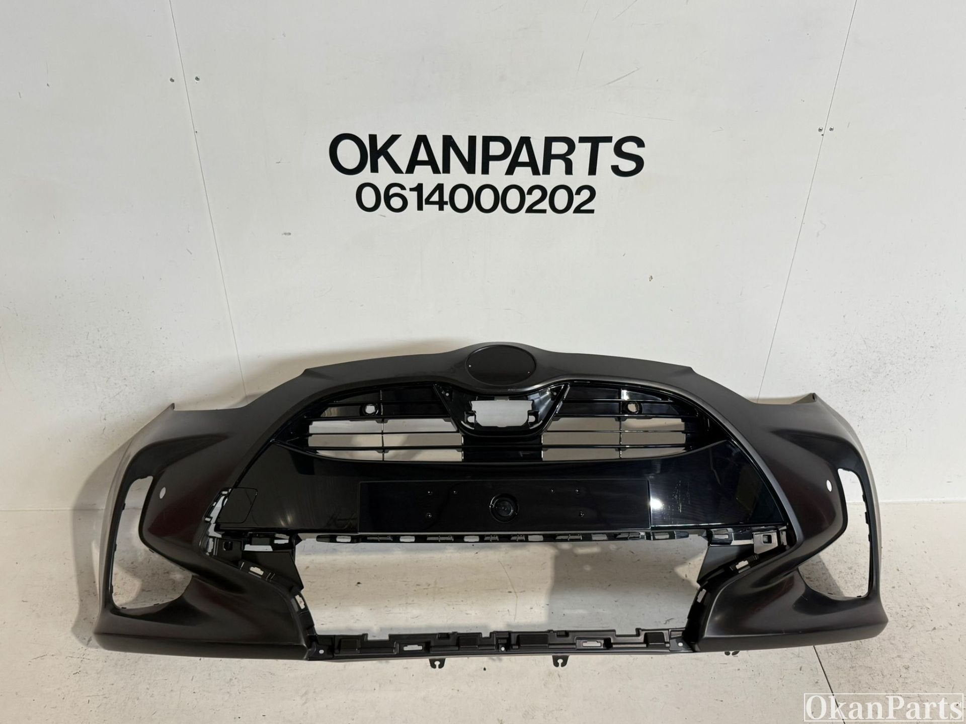 Pare-chocs avant Toyota Yaris IV XP210 52119-0DA00, Utilisé, Avant, Pare-chocs