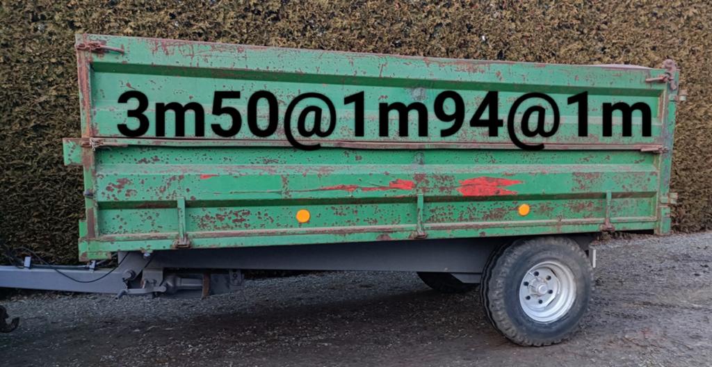 Brimont kiepwagen en landbouw materiaal zie foto's, Ophalen