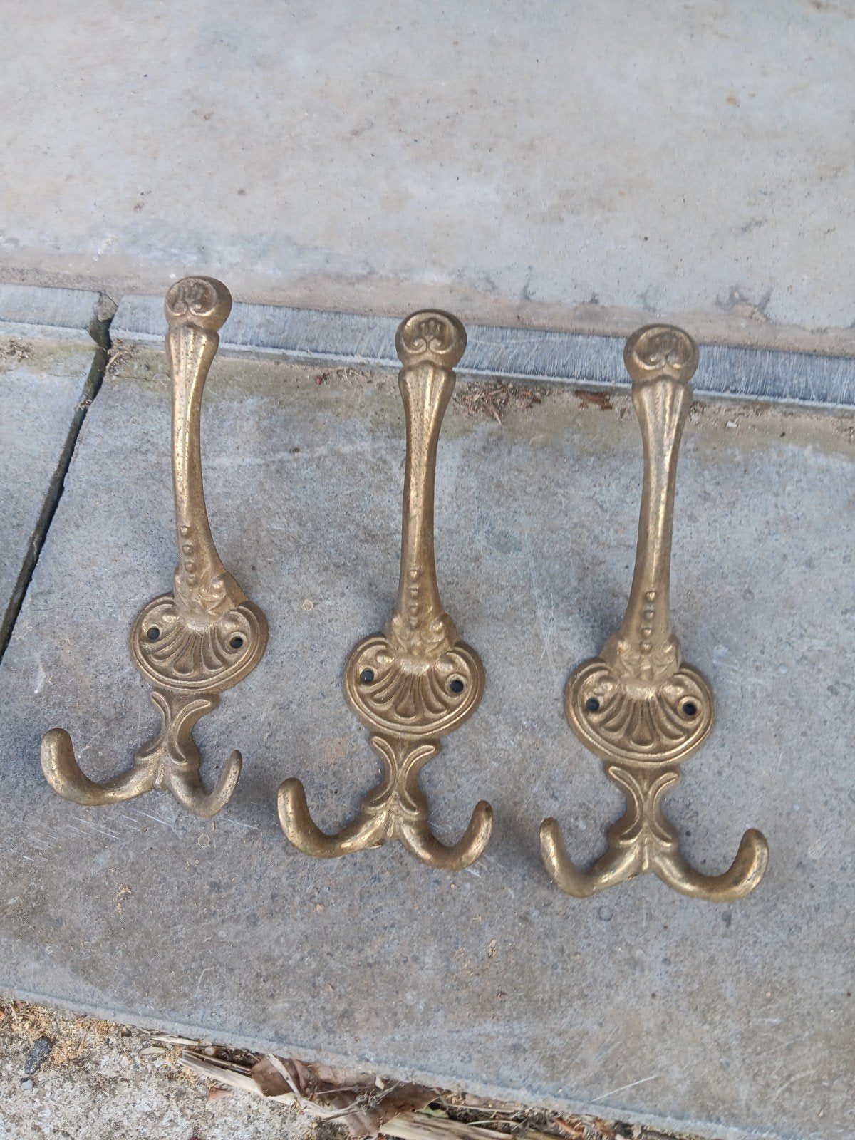 3 kapstokken, Ophalen