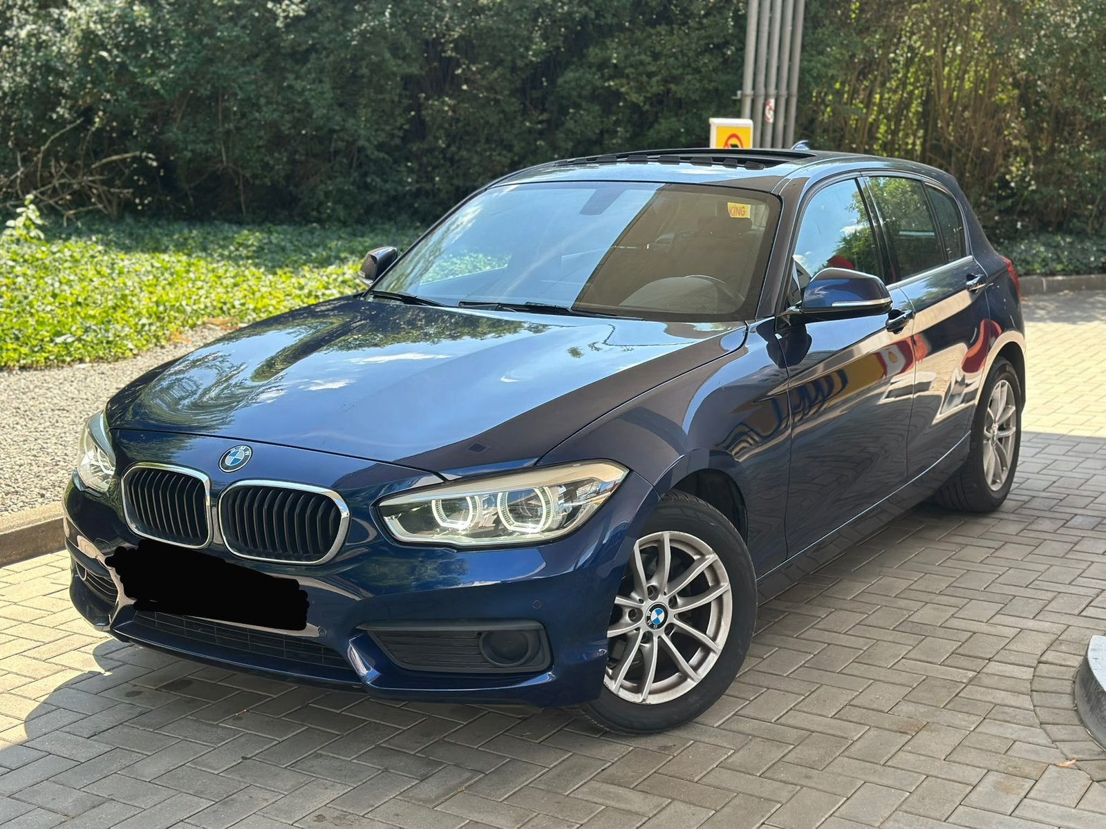 BMW 118d Sport 150pk 12/2016 150.000 km Open dak Leder Xenon, Auto's, BMW, 1995 cc, 4 cilinders, Blauw, Bedrijf