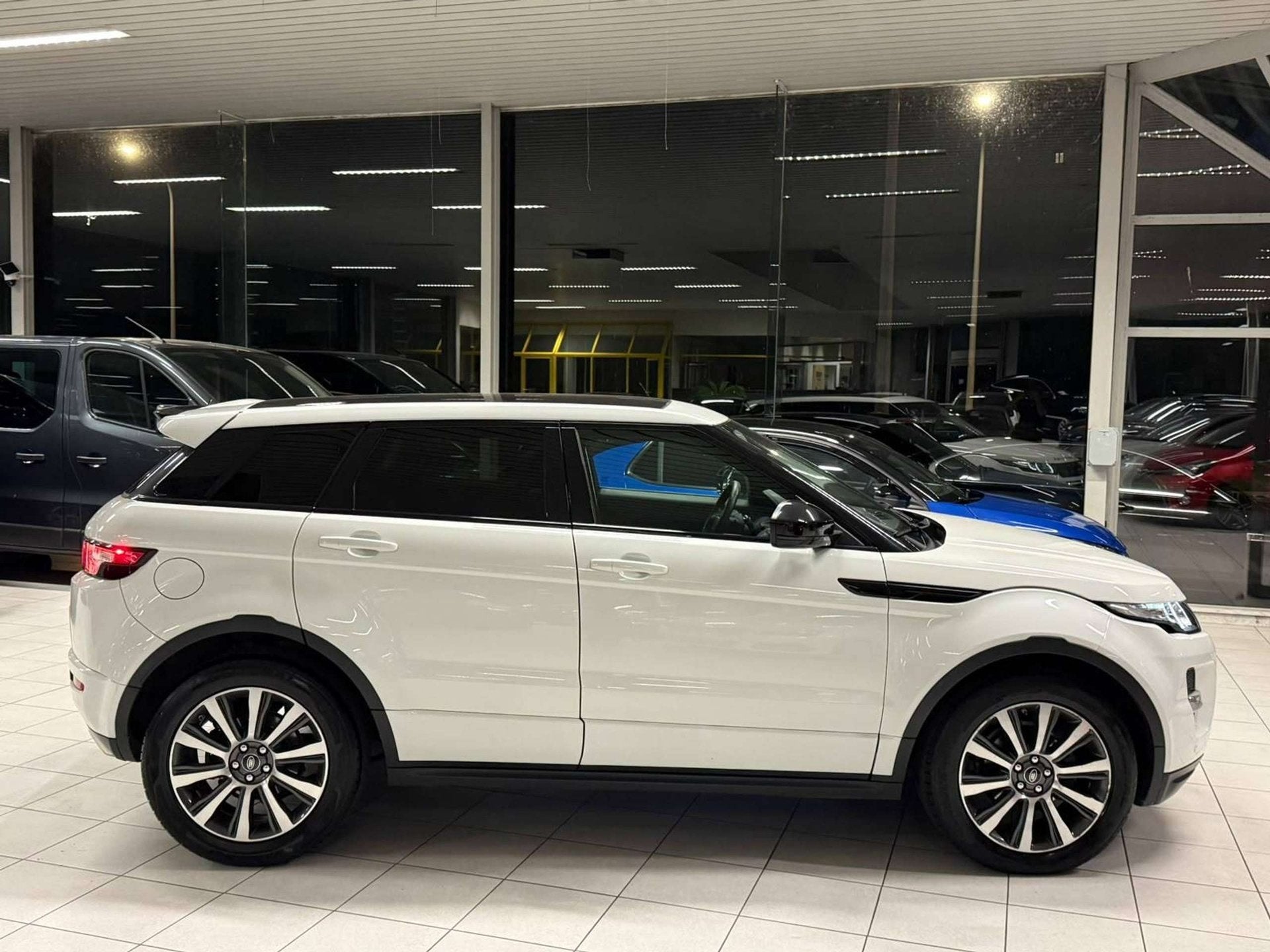 Land Rover Evoque TD4 4x4 Automatique 2.2D 110kW Euro 5b, Autos, Euro 5, Achat, 110 kW, Entreprise