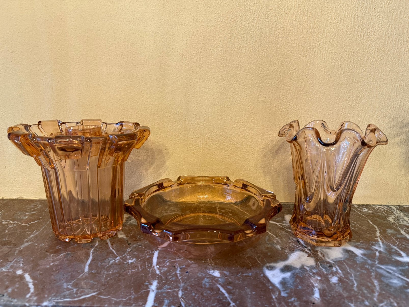 Ensemble de vases+bol Art Déco marqué TCHÉCOSLOVAQUIE ('30), Antiquités & Art, Enlèvement