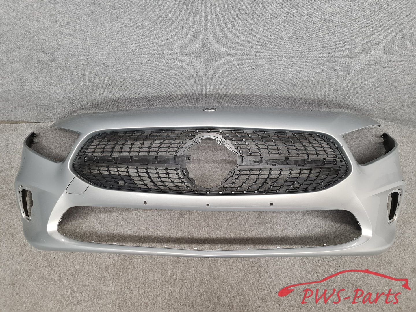 MERCEDES W177 A-KLASSE VOORBUMPER GRILL ORIGINEEL, Gebruikt, -, Voor, Ophalen of Verzenden