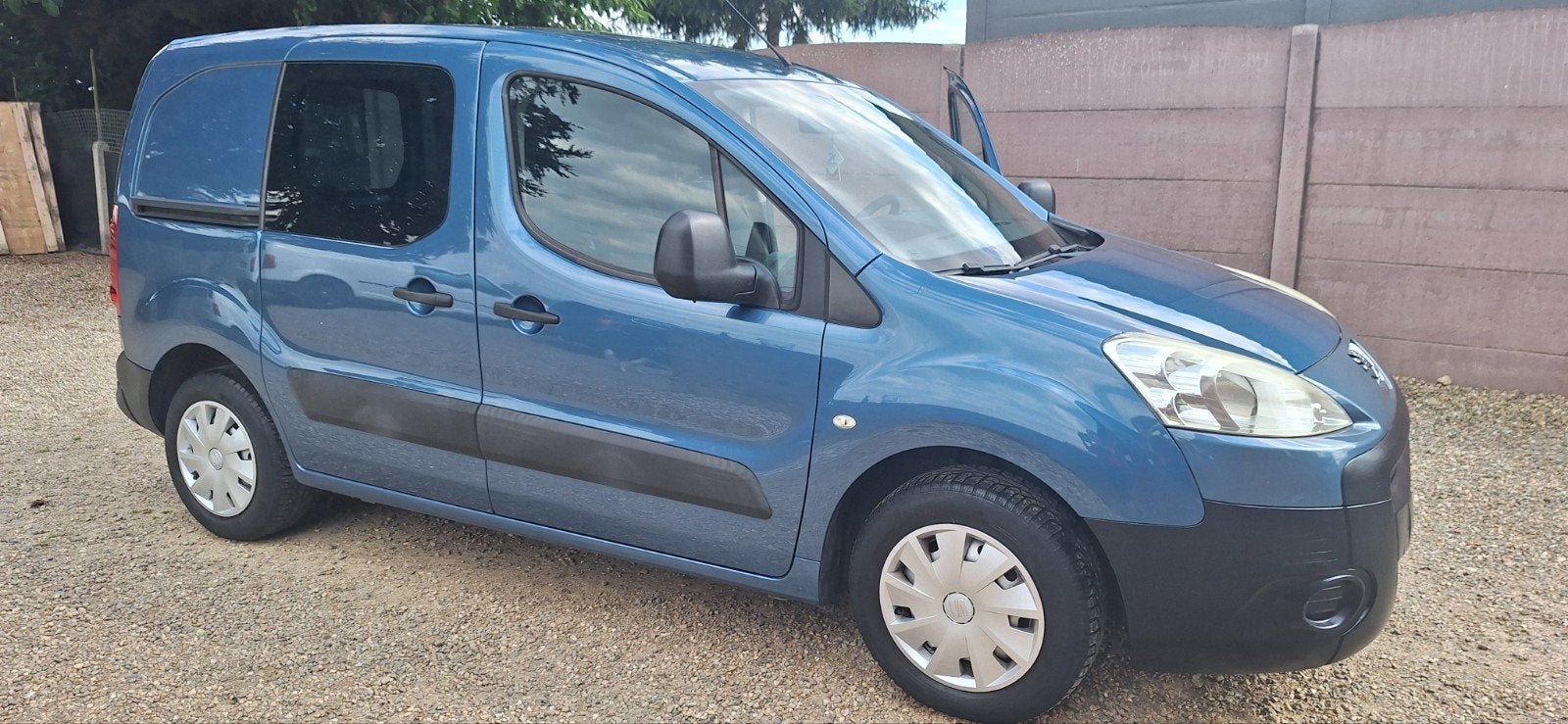 Peugeot partner lichte vracht, Auto's, Bestelwagens en Lichte vracht, Particulier, Airbags, Centrale vergrendeling, Elektrische buitenspiegels