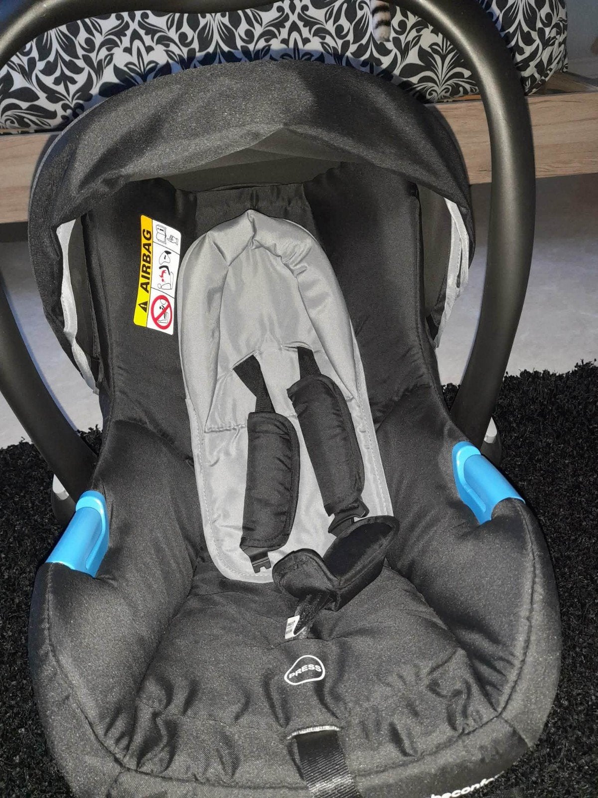 Maxi cosi, Enlèvement
