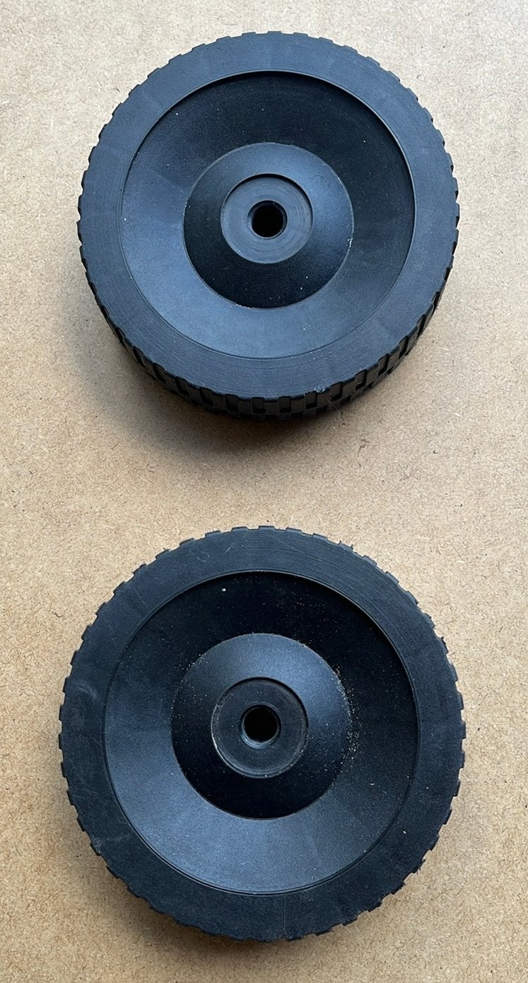 2 plastic wielen - diameter 147mm x 43mm breed, Doe-het-zelf en Bouw, Ophalen of Verzenden, Gebruikt