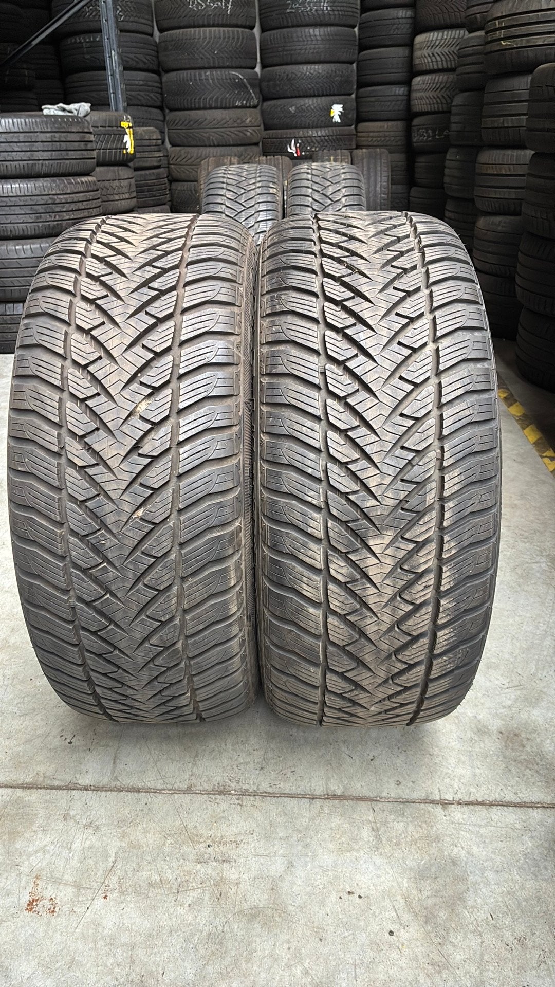 Pneus d'hiver 2255017 225/50/17 225/50R17 Runflat Goodyear, Enlèvement