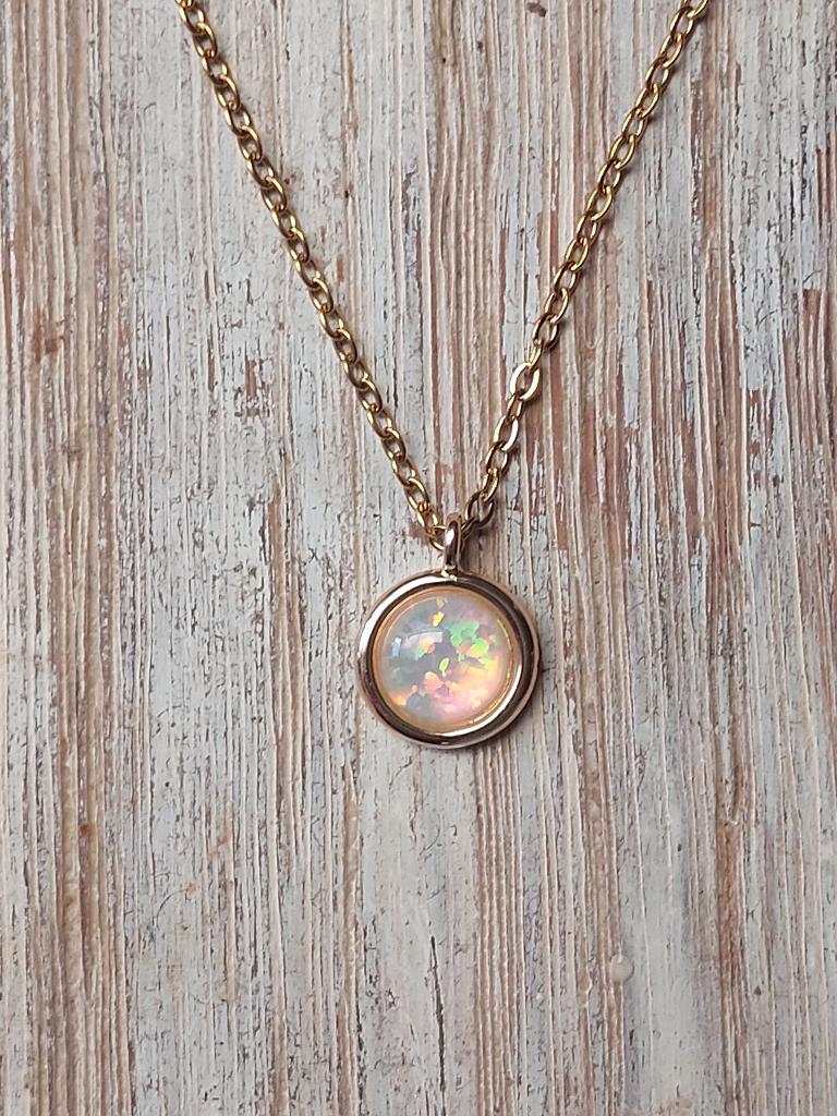 Ketting labo opaal triplet vergulde rvs, Overige materialen, Nieuw, Ophalen of Verzenden, Met edelsteen