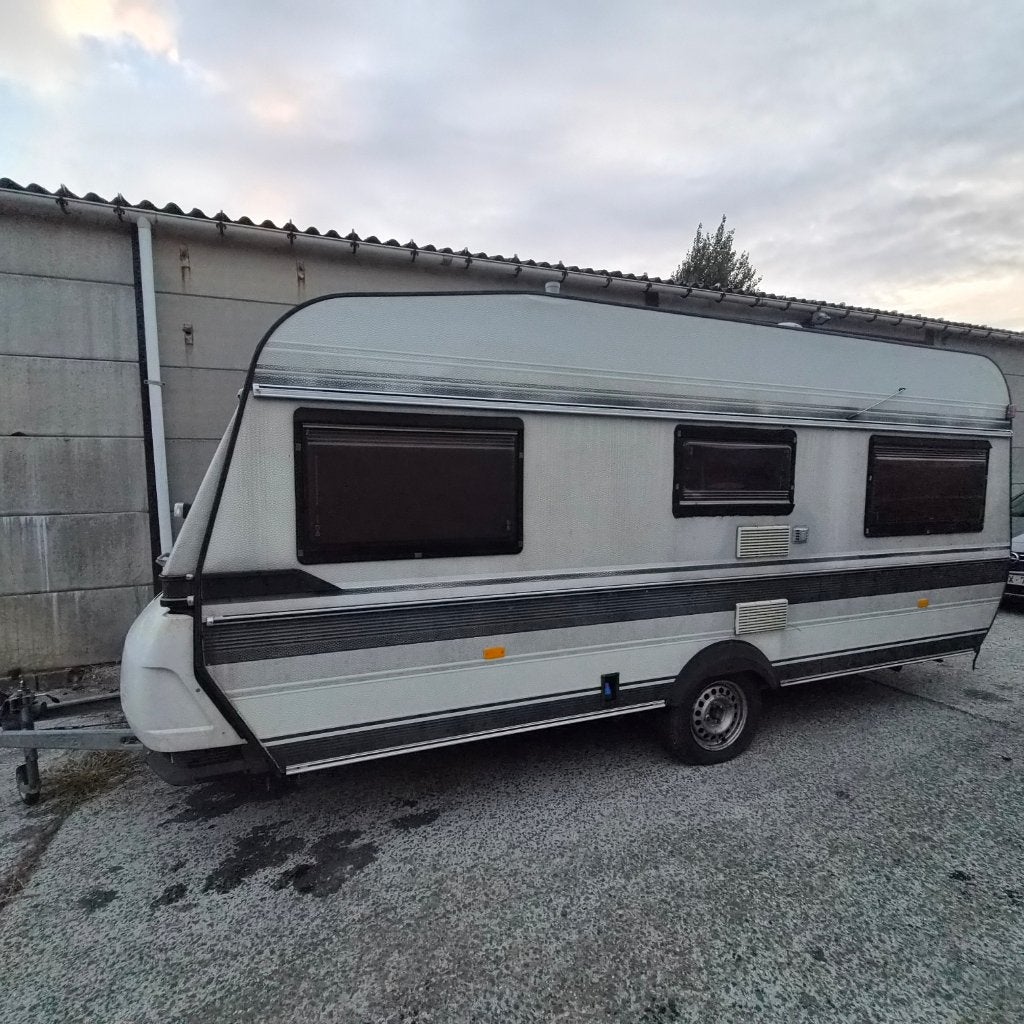 CARAVAN - SPEELHUISJE, Caravanes & Camping, Jusqu'à 4, Hobby, Particulier, 1000 - 1250 kg