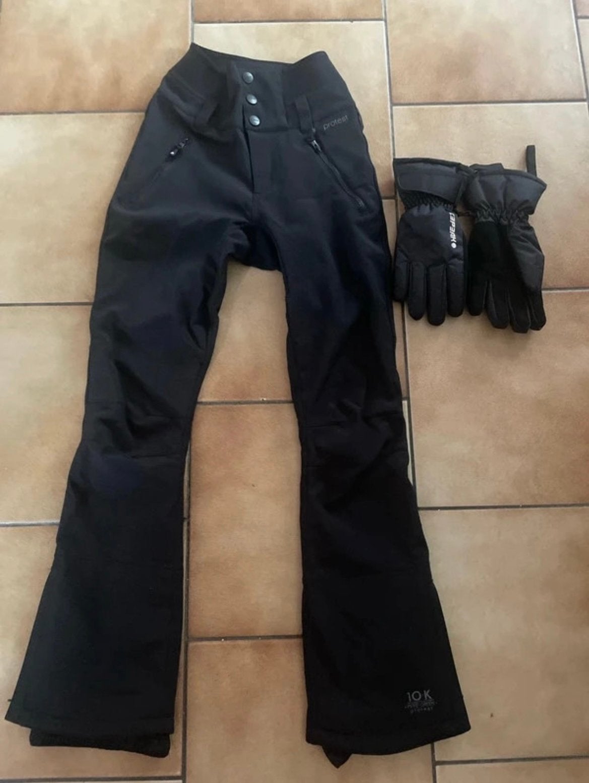 Pantalon et gants de ski, Enlèvement ou Envoi, Comme neuf