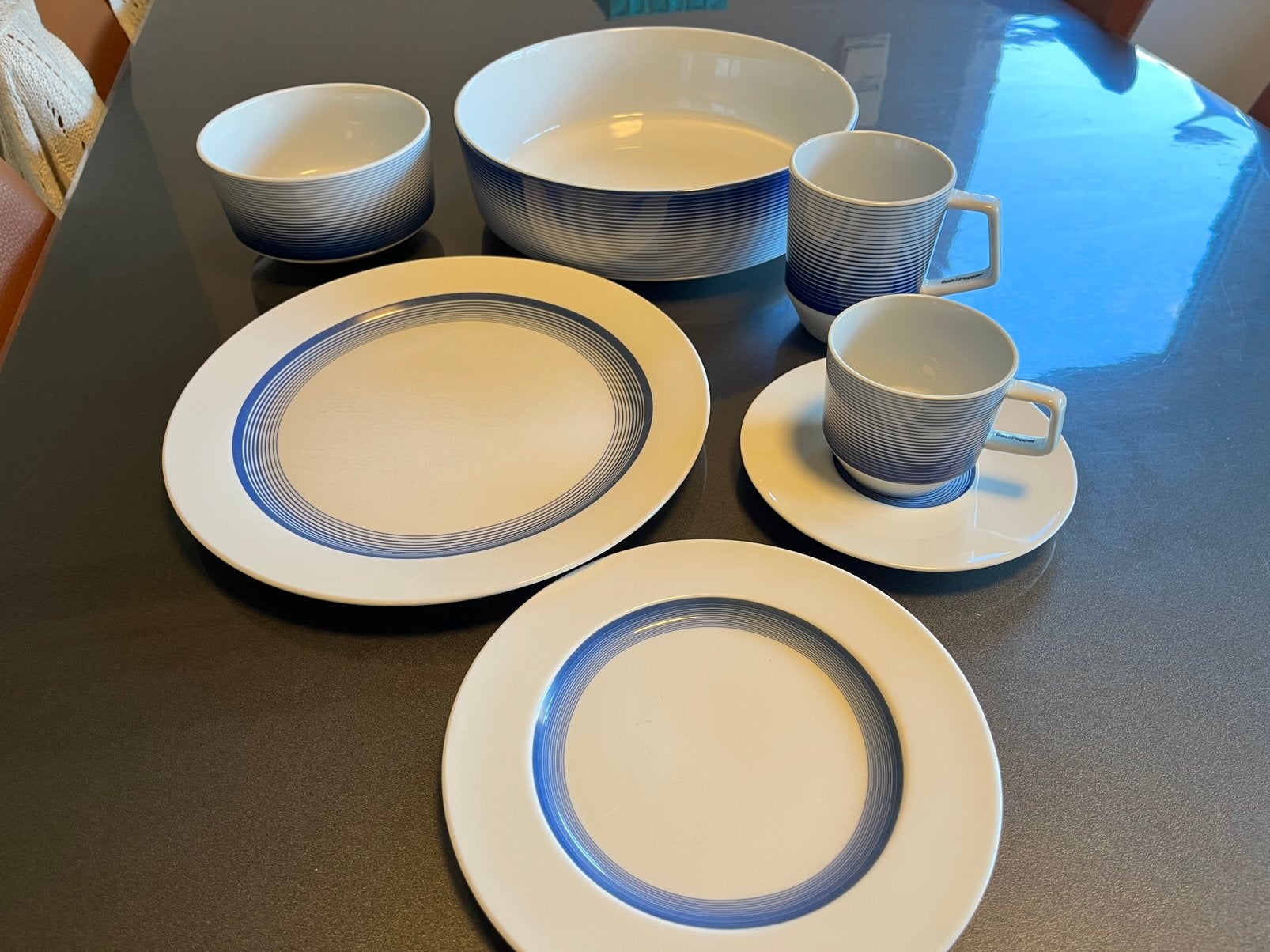 Servies Salt en Pepper (37-delig), Huis en Inrichting, Ophalen, Bord(en)