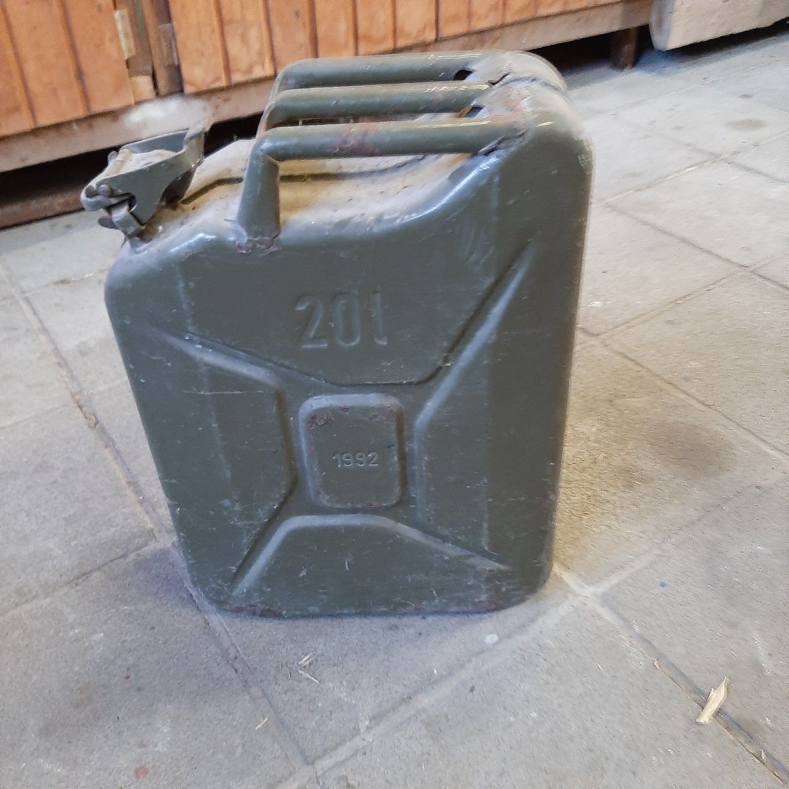 jerrycan 20 liter, Ophalen