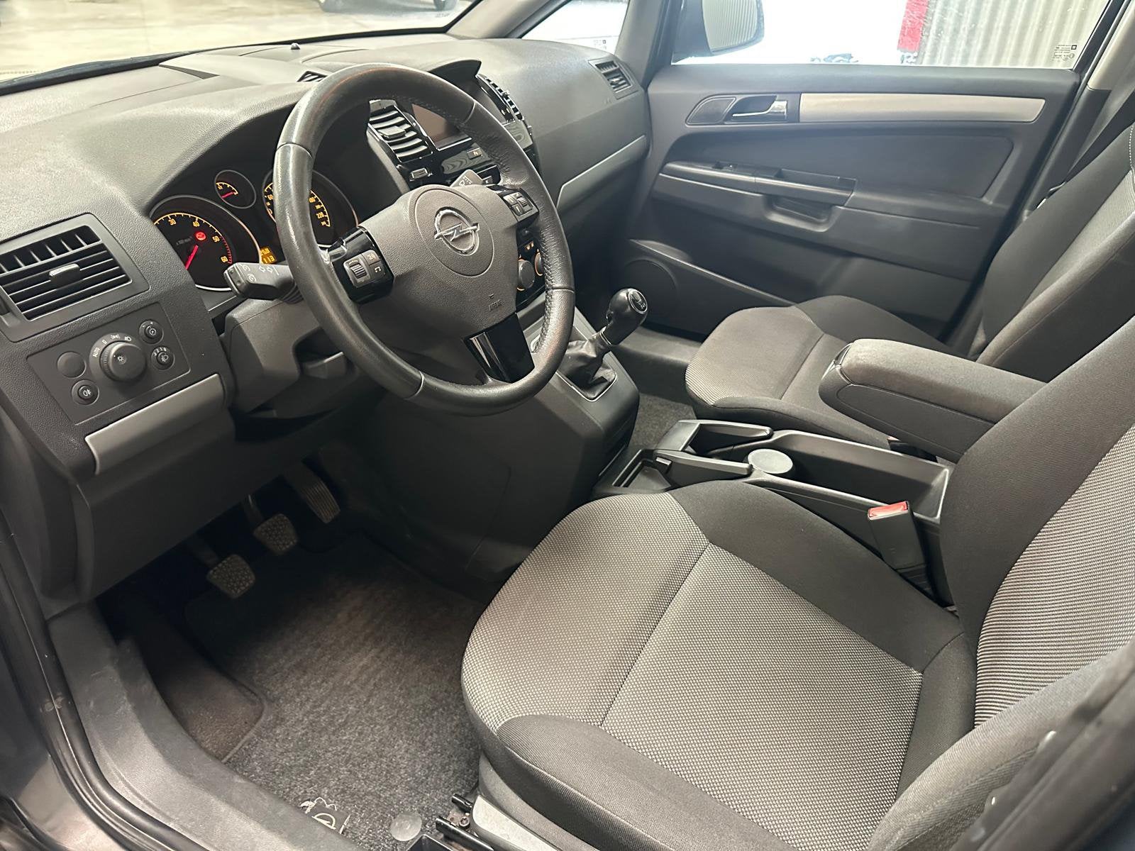 Opel Zafira 1.7 CDTI Diesel - 7 zit - Euro 5 - 2013 - 1 eig, Auto's, Opel, Euro 5, Traction-control, 1687 cc, Bedrijf