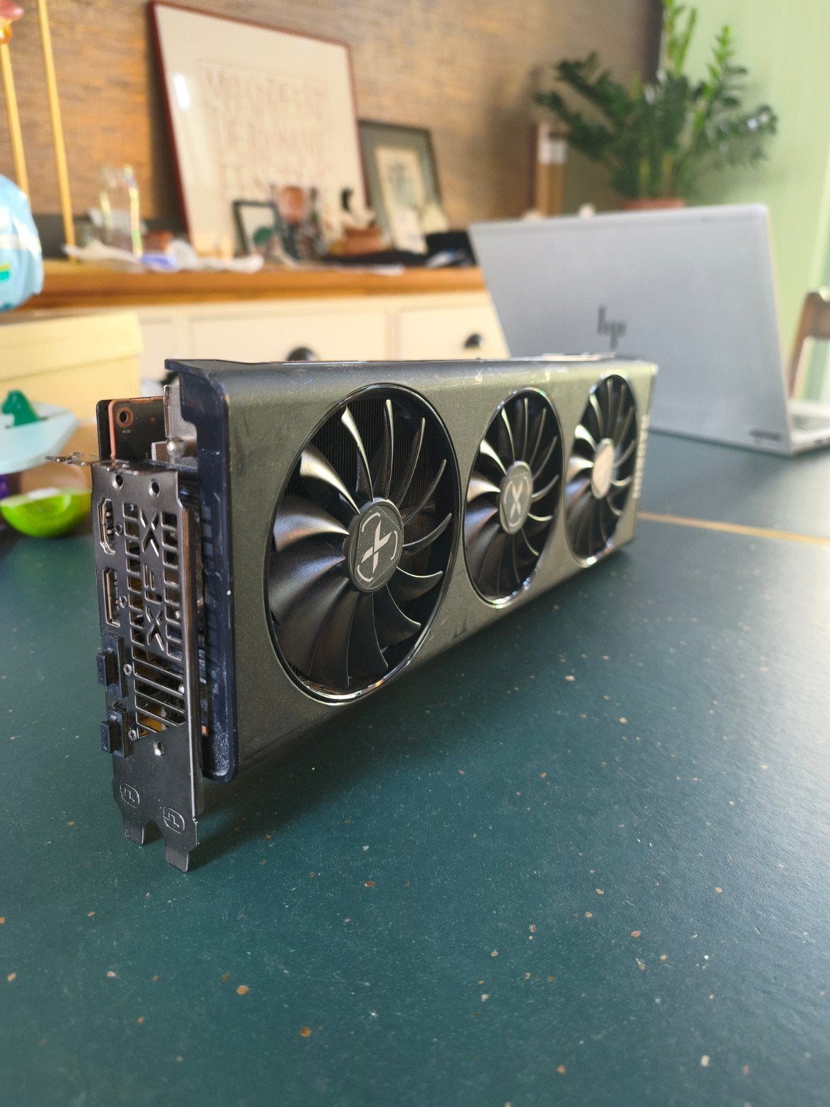 Radeon RX 6800 XT 16 Go XFX Speedster - cassé, Informatique & Logiciels, AMD, Enlèvement ou Envoi, PCI-Express 4, GDDR5