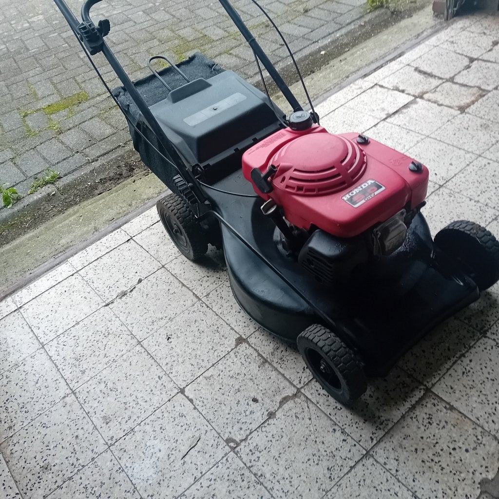 Grasmaaier  honda zelftrekker 5.0  winterprijs, Ophalen, Cirkelmaaier, Honda., Zo goed als nieuw