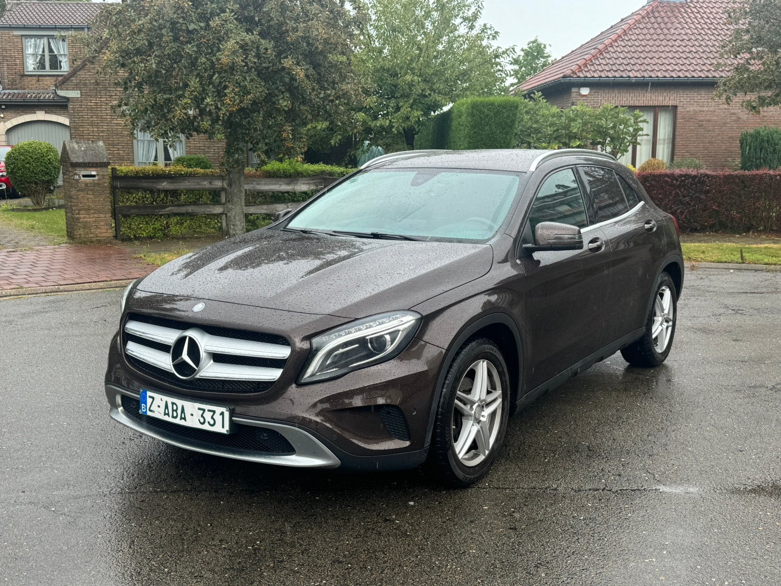 Mercedes Gla 180 Benzine, airco, GPS, 10.2016, Euro 6b., Auto's, Mercedes-Benz, 90 kW, Achterwielaandrijving, 4 cilinders, Bruin
