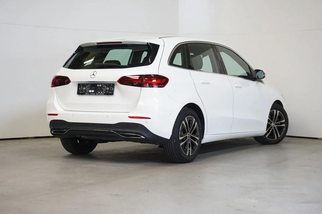 Mercedes-Benz B-CLASS 180 (bj 2025, automaat), Auto's, 136 pk, Leder en Stof, Wit, Bedrijf