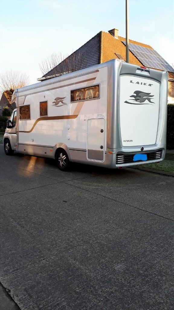 LAIKA KREOS 5009 - AUTOMATIQUE - 180 CV, Caravanes & Camping, Jusqu'à 5, Toilette à cassette, Fiat, Réfrigérateur