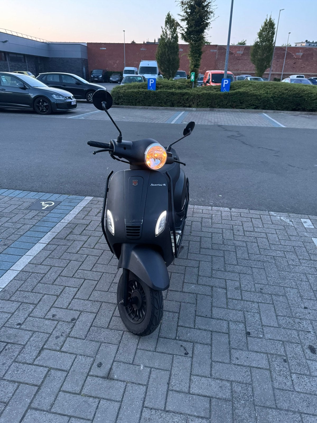 Classe B de La Souris — 45 km/h, Enlèvement, Comme neuf