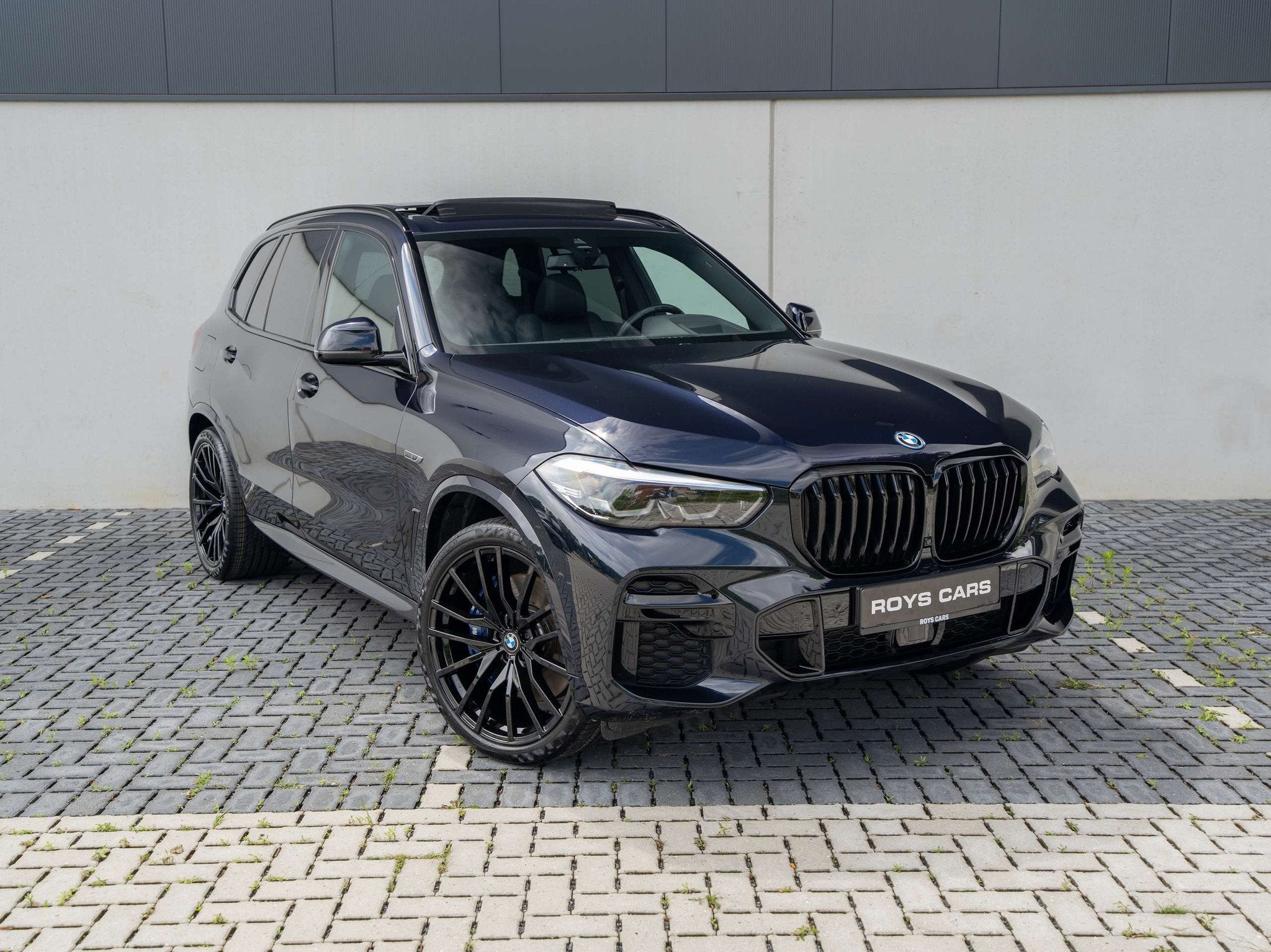 BMW X5 X5 PHEV xDrive45e PANO/HEAD-UP/4 WIELSTURING/LUCHTVER, Autos, Achat, Phares entièrement LED, Entreprise, Noir