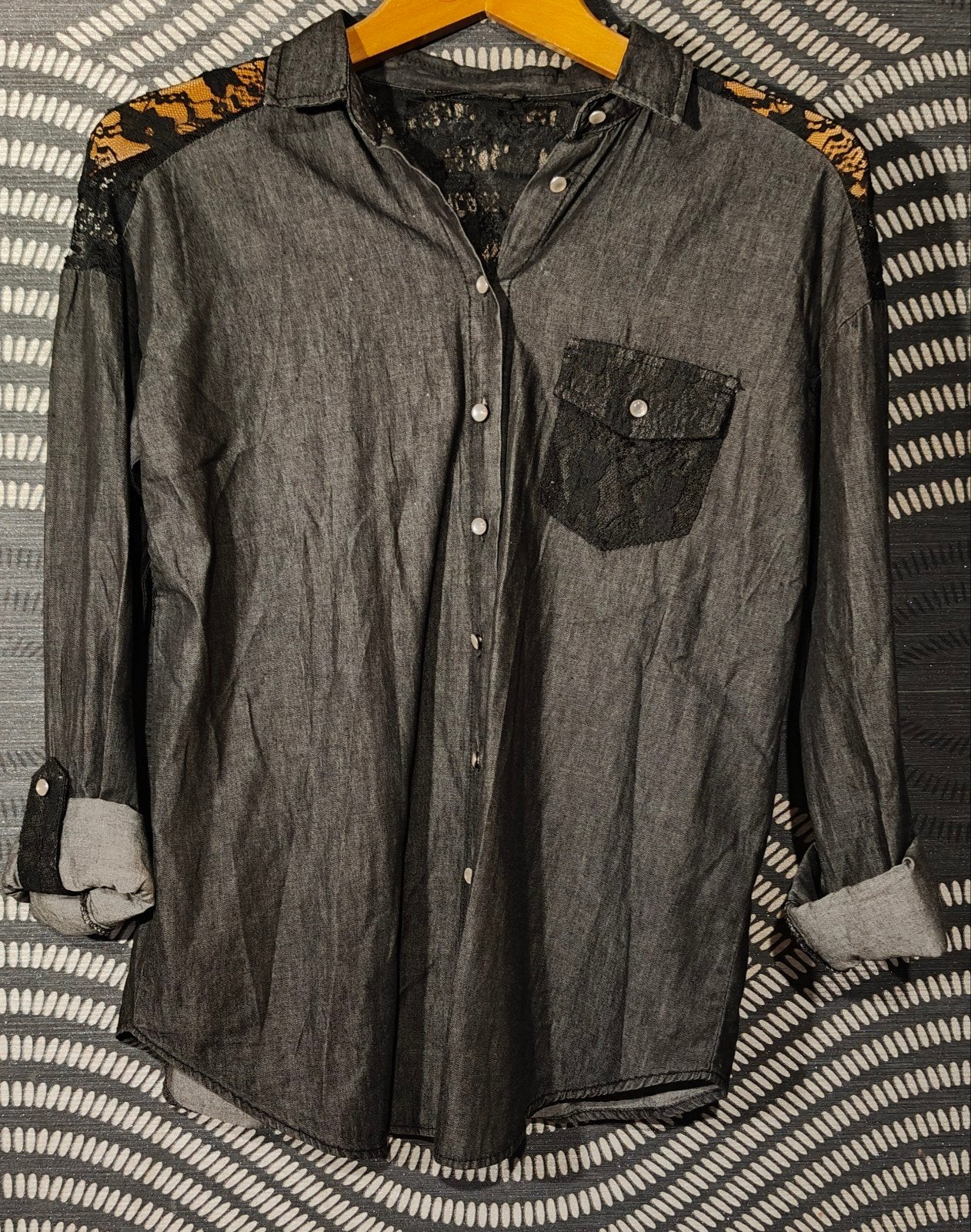 Chemise en jean gris avec dos dentelle Atmosphere, Taille 38/40 (M), Gris, Enlèvement ou Envoi, Comme neuf