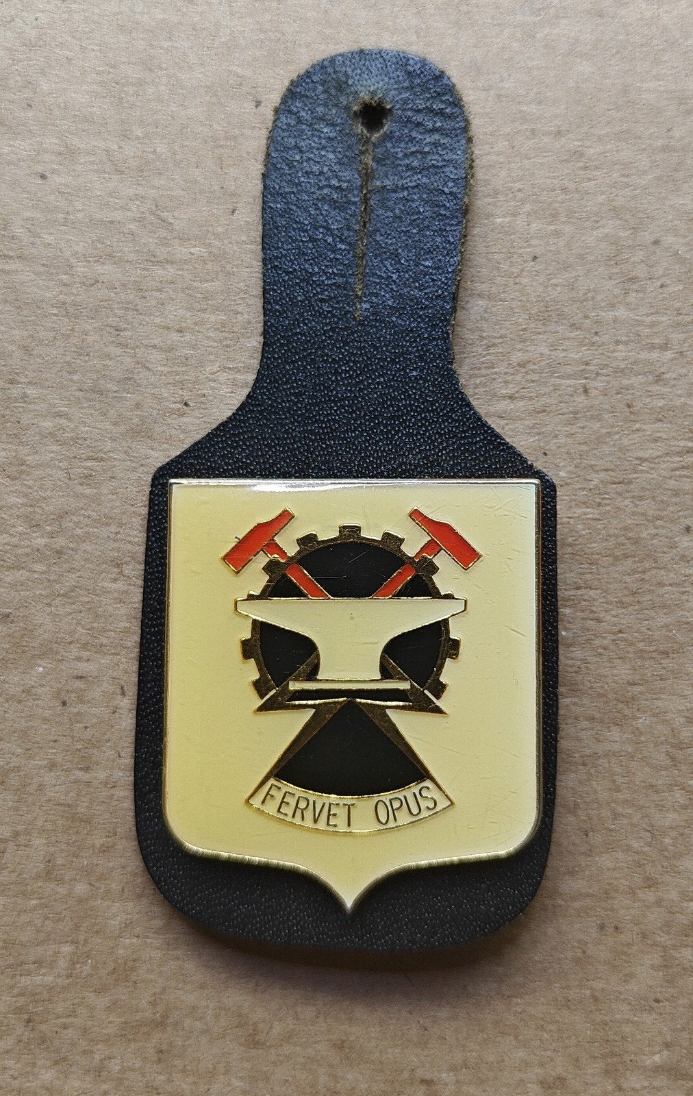 Cintre de coffre logistique belge, Collections, Enlèvement ou Envoi, Armée de terre, Emblème ou Badge