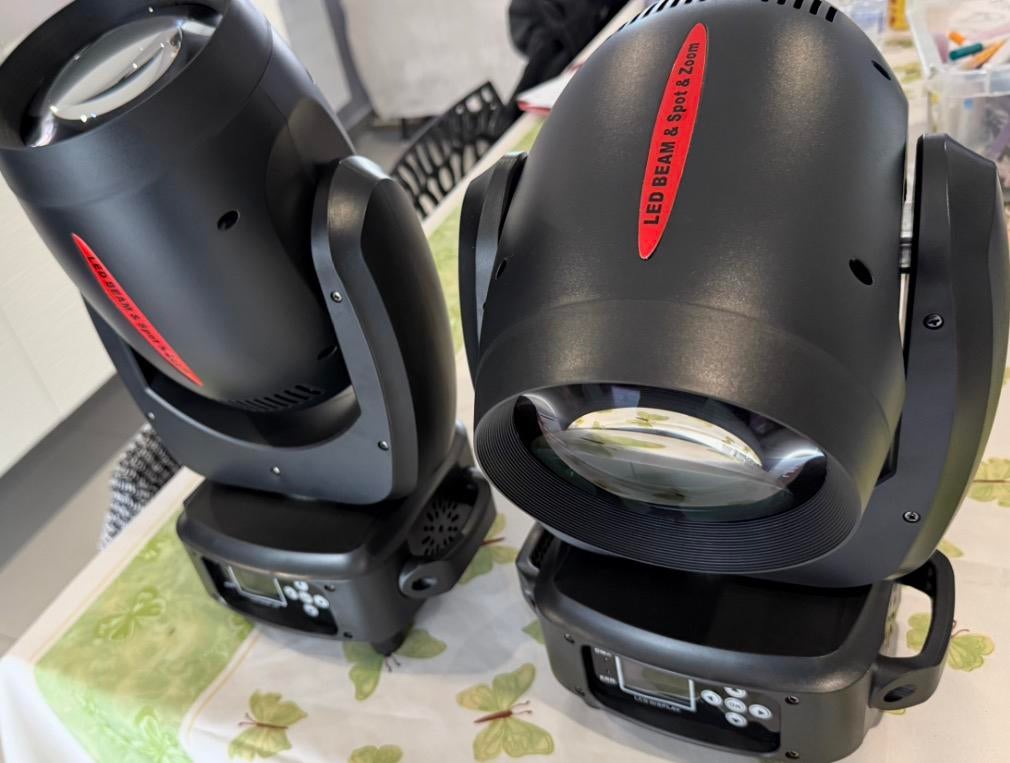 4 lyres led 180w a vendre, Musique & Instruments, Lumières & Lasers, Enlèvement ou Envoi, Comme neuf, Couleur