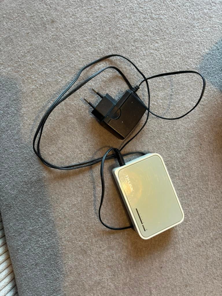 Adaptateur/commutateur Ethernet TP Link 5 ports, Enlèvement, Comme neuf