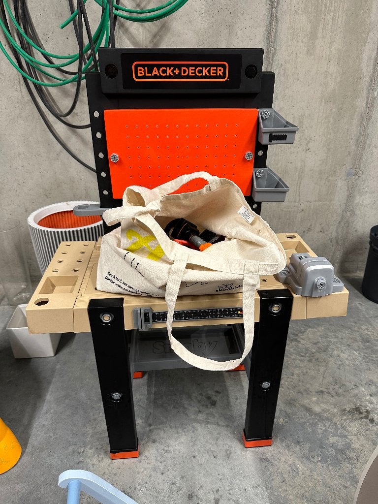 Black + Decker speelgoed werkbank, Kinderen en Baby's, Ophalen, Gebruikt
