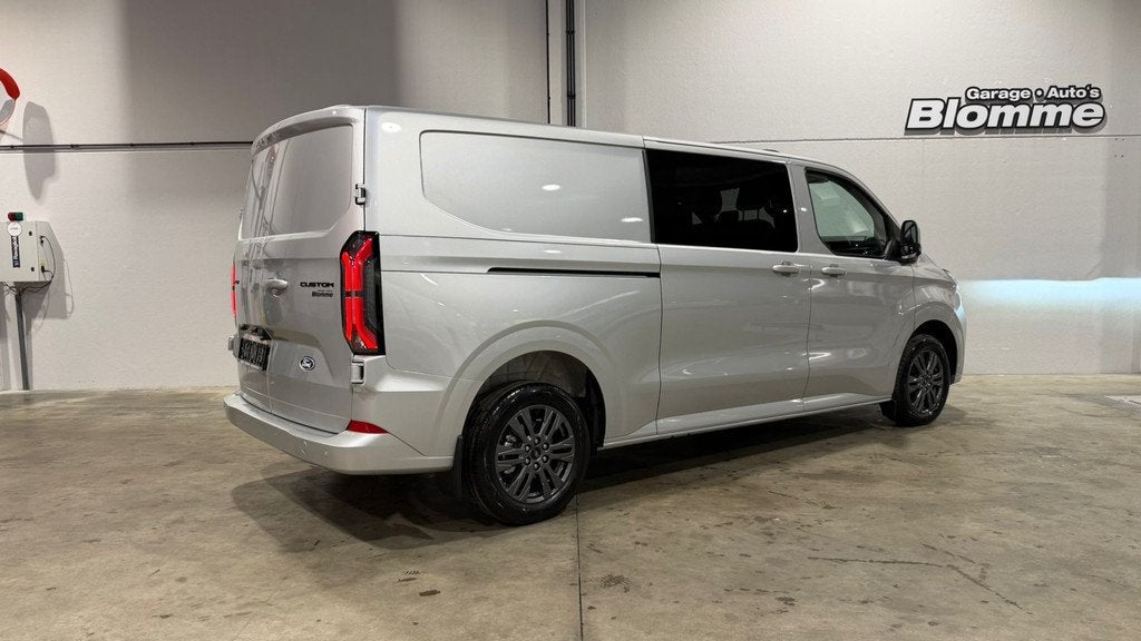 Ford Transit Custom 320 2.0 TDCI L2H1 Limited DC NIEUW ! 6-z, Auto's, Bestelwagens en Lichte vracht, Stof, Zwart, 4 cilinders