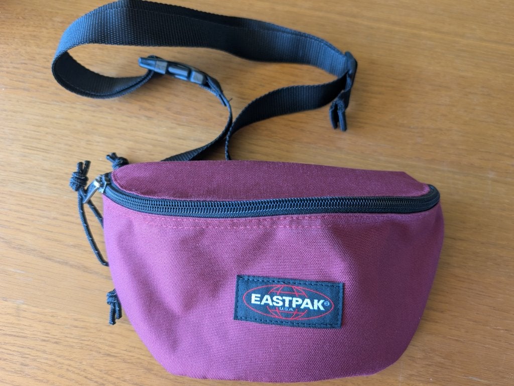 Eastpak heuptas bordeauxrood, Ophalen of Verzenden, Zo goed als nieuw