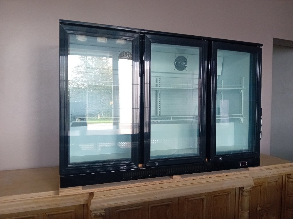 Professionele Barfrigo zwart met 3 deuren, Zonder vriesvak, 60 cm of meer, Nieuw, Minder dan 75 liter