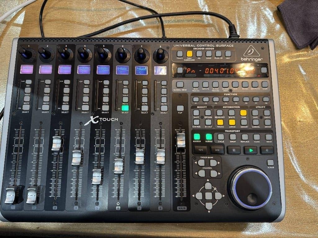 Behringer X-Touch — MIDI/DAW-bedieningsoppervlak, Audio, Tv en Foto, Professionele apparaten, Ophalen of Verzenden, Gebruikt, Audio