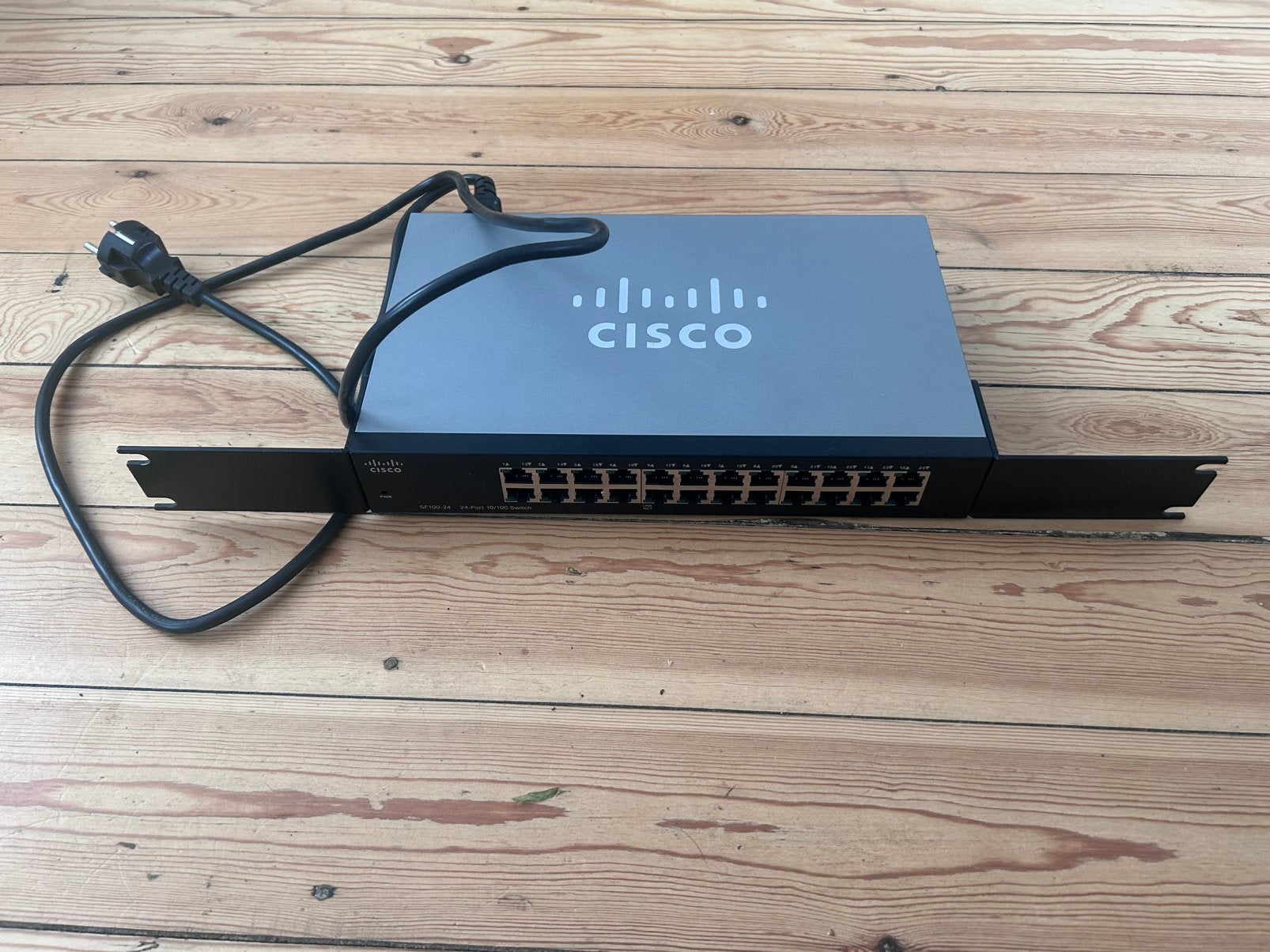 Switch Ethernet Cisco Sf100-24, Ophalen, Zo goed als nieuw