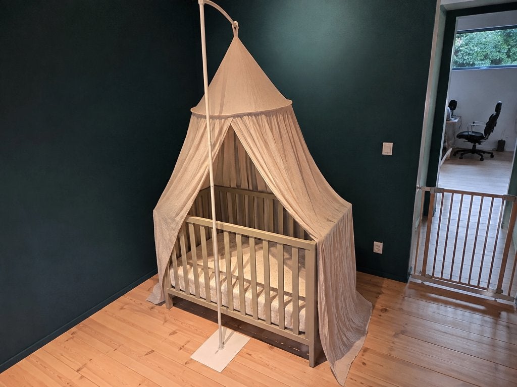 Houten babybox + matras + topper + klamboe & piekstok, Kinderen en Baby's, Babyparken, Ophalen, Zo goed als nieuw, Rechthoekig