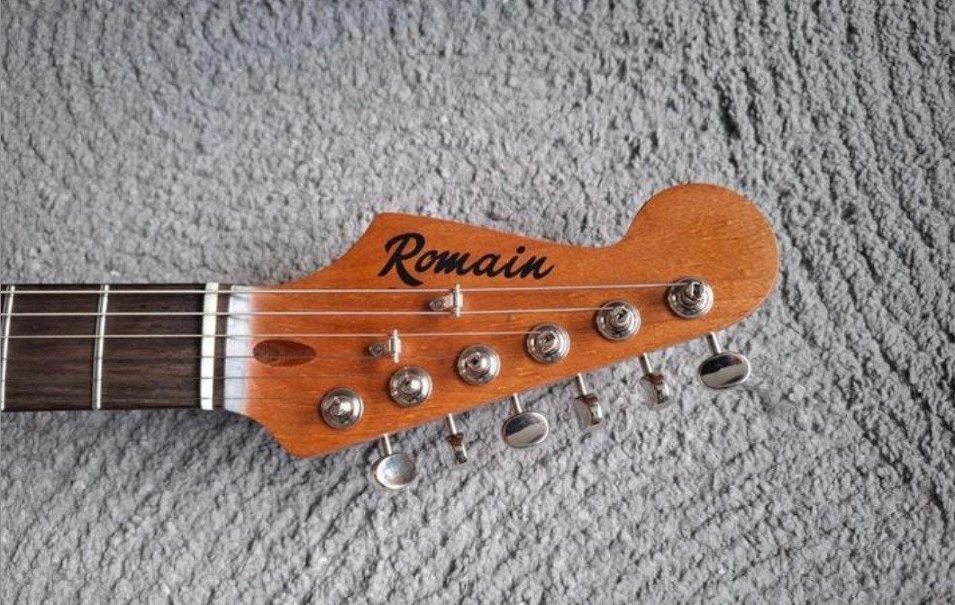 guitare stratocaster tête réverse, Enlèvement, Neuf