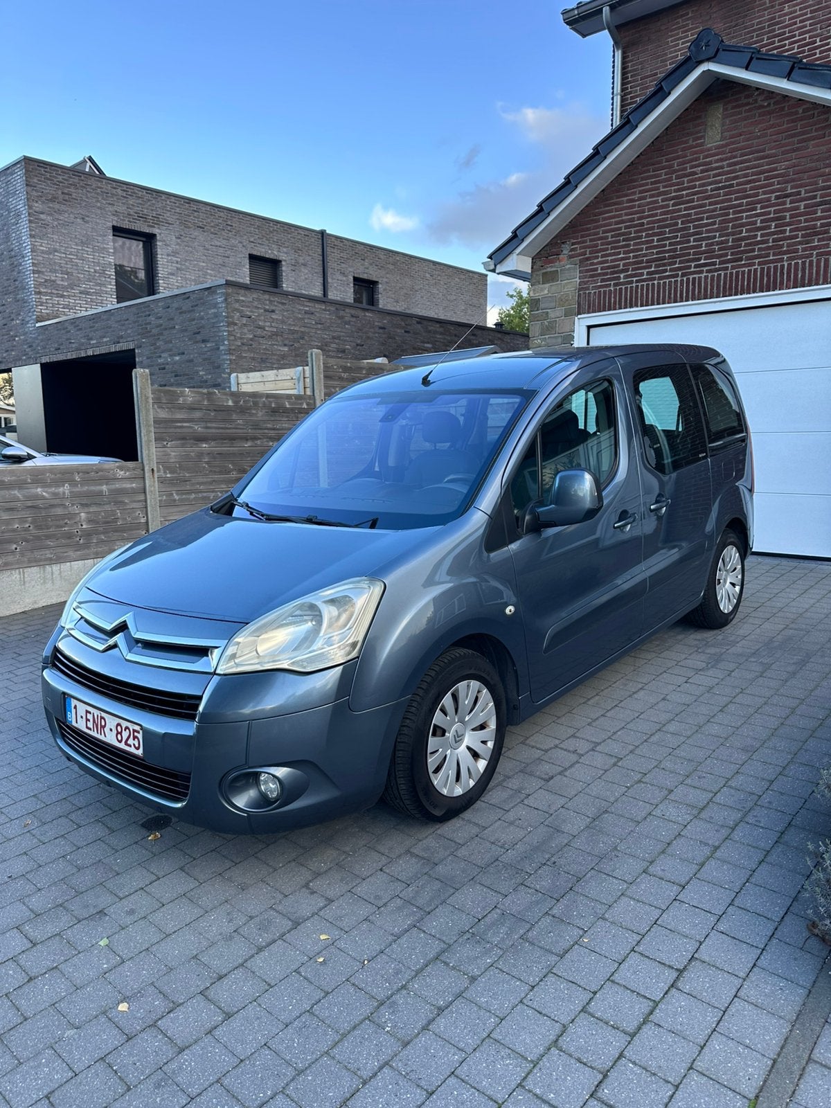 Citreon berlingo 1.6hdi 5 zitplaatsen start en rijdt goed, Auto's, 1600 cc, Berlingo, 5 deurs, Particulier