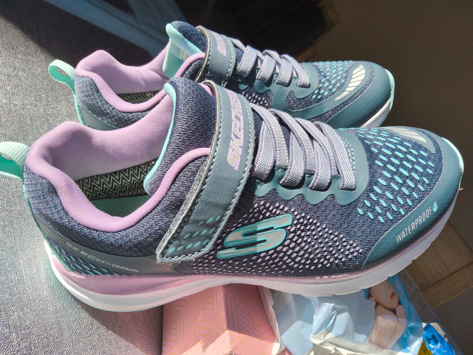 Skechers meisje maat 32 (20cm) Turnles? €10, Enfants & Bébés, Enlèvement, Chaussures, Fille, Comme neuf
