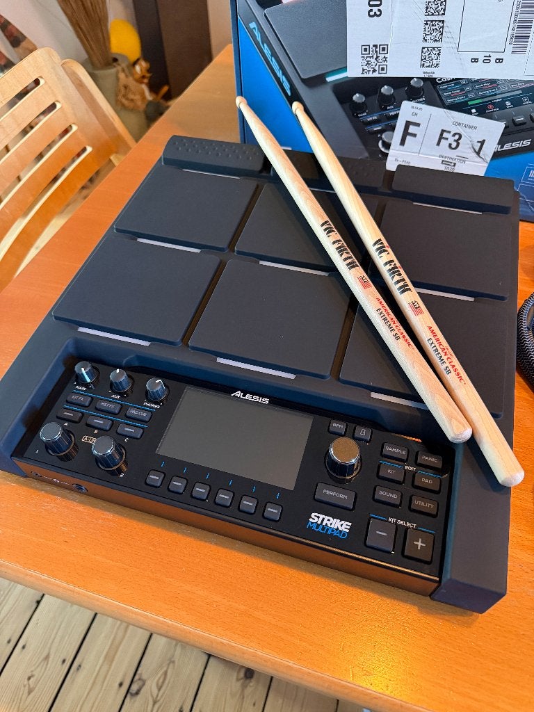 Alesis Strike multipad, Ophalen, Zo goed als nieuw