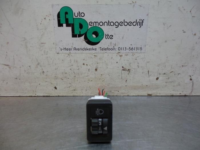Commutateur phare hauteur réglable d'un Nissan Pixo (Pixo 0, -, Utilisé, -, Nissan
