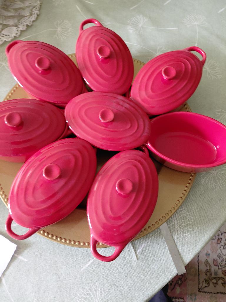 kleine rode bakkuipjes met deksel, Ophalen of Verzenden, Nieuw, Taarten of Cupcakes, Bakvorm