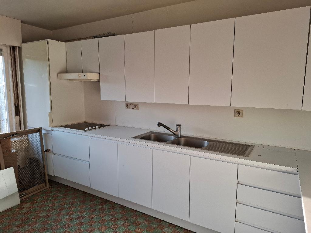 volledige keuken met fornuis, koelkast en spoelbak, Huis en Inrichting, Keuken | Keukenelementen, Ophalen, Wit, Zo goed als nieuw