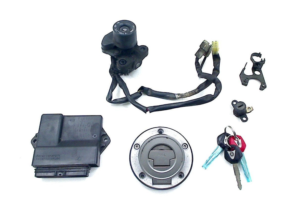 ENSEMBLE DE VERROU ET CYLINDRE DE PORTES (3P6-W8250-00-00), Yamaha Motor Europe N.V., Utilisé, Customersupport@yamaha-motor.co.uk