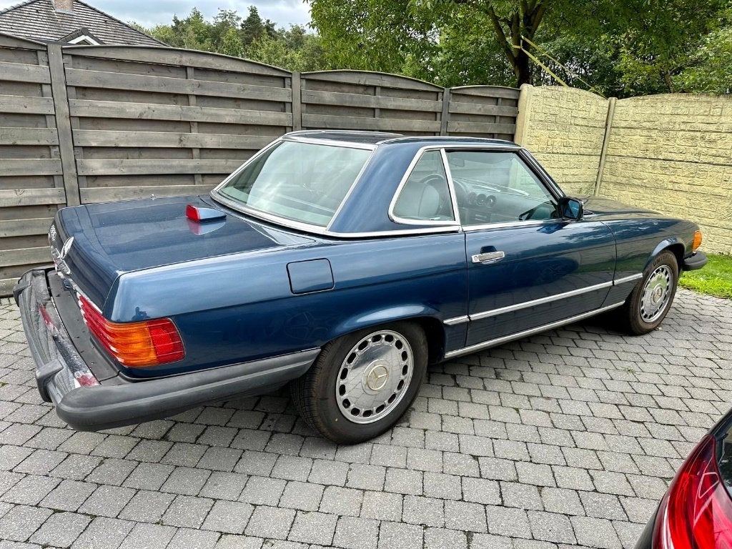 Mercedes-Benz SL 560, Automaat, Achterwielaandrijving, 5600 cc, 8 cilinders