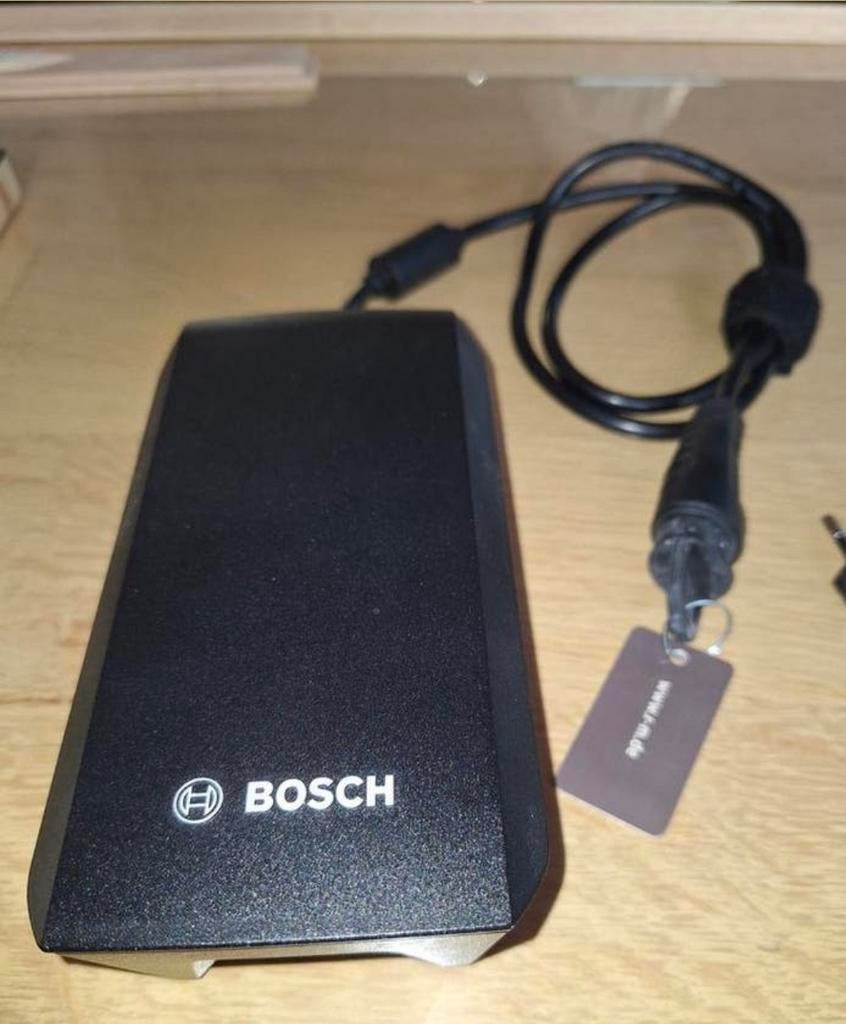 Bosch eBike Batterijlader BCS250, Fietsen en Brommers, Fietsaccessoires | Fietsaccu's, Ophalen of Verzenden