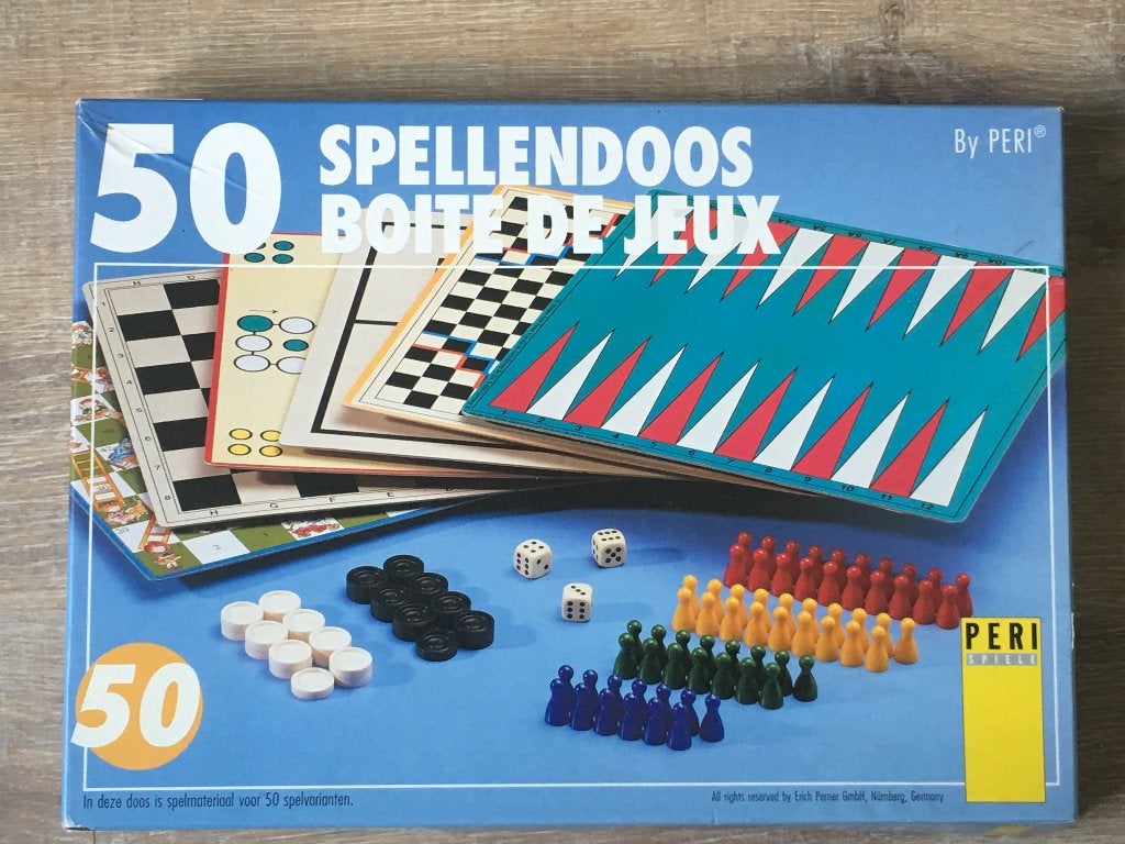 50 bordspellen, Hobby & Loisirs créatifs, Trois ou quatre joueurs, Enlèvement, Comme neuf