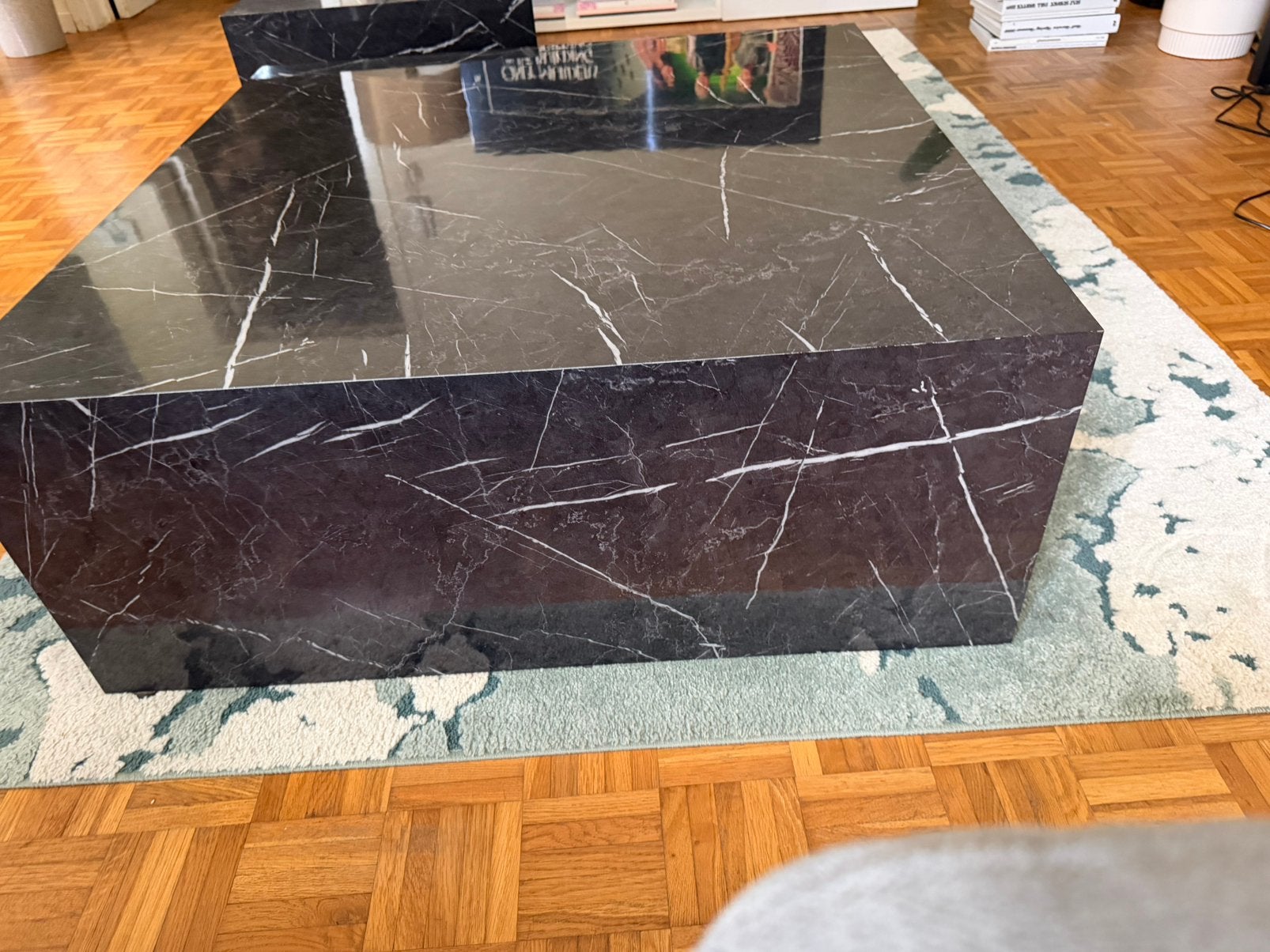 Zwarte marmeren salontafel - B 90 cm, H 35 cm, D 90 cm, Ophalen, Zo goed als nieuw